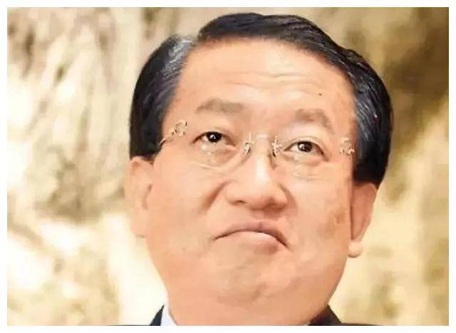 曾是“世界十大杰出青年”，掌权后玩起权色交易，终被送上断头台